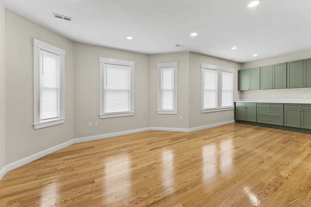 42 Almont St, Medford