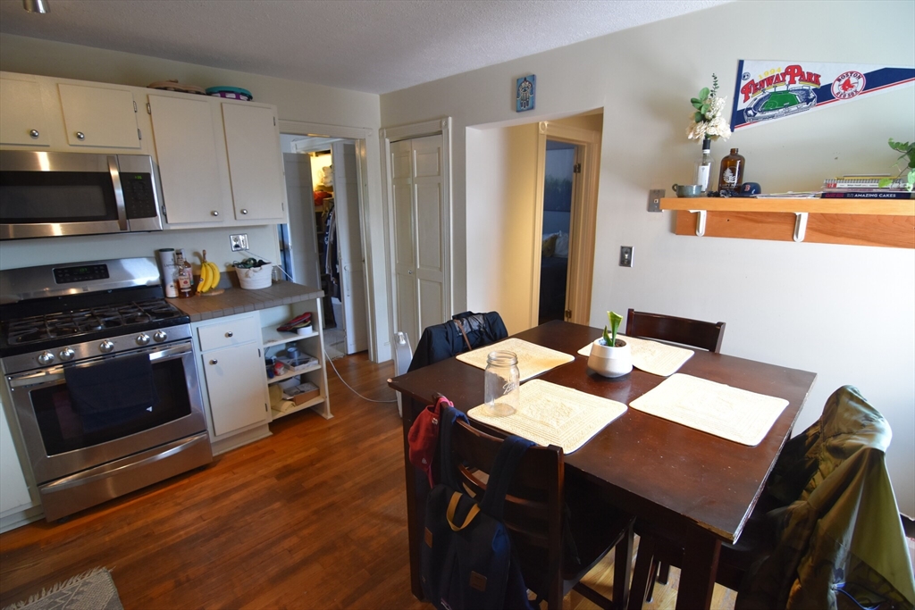 19 Craig Pl, North Brookline