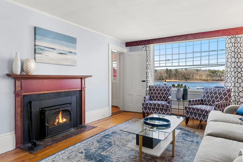 452 Main St, Amesbury