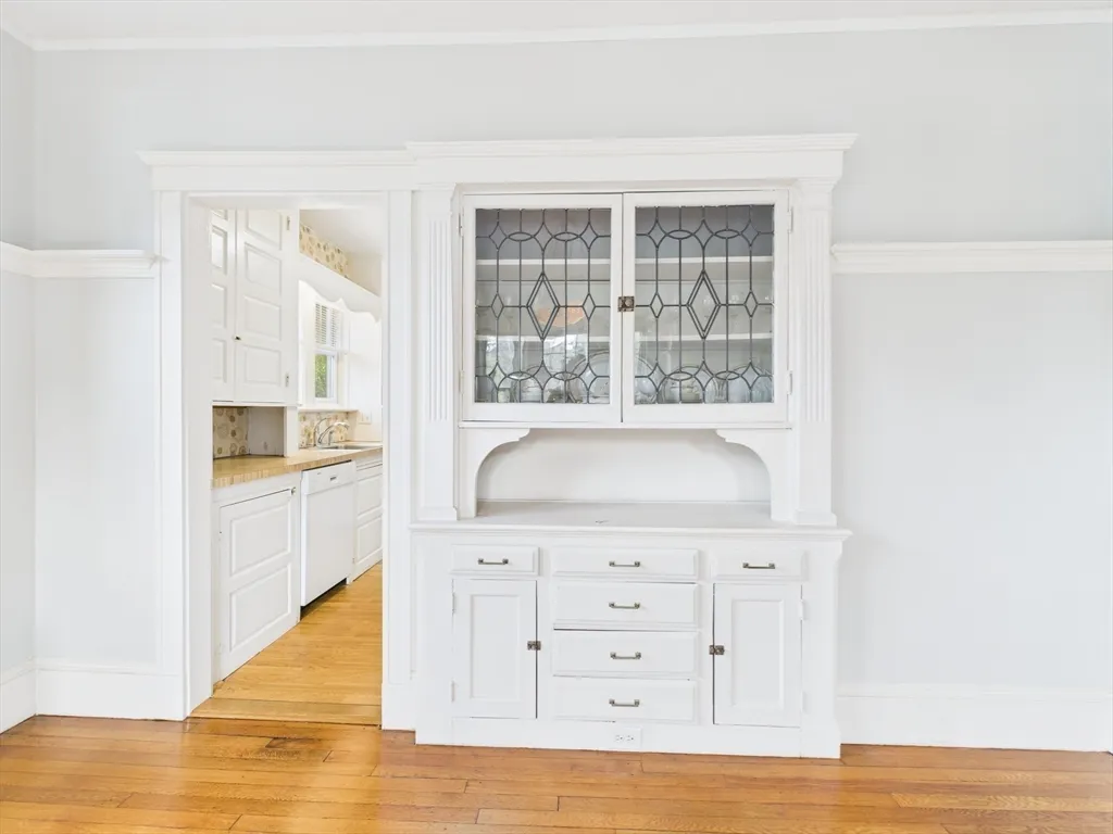 1120 Centre St, Newton Center