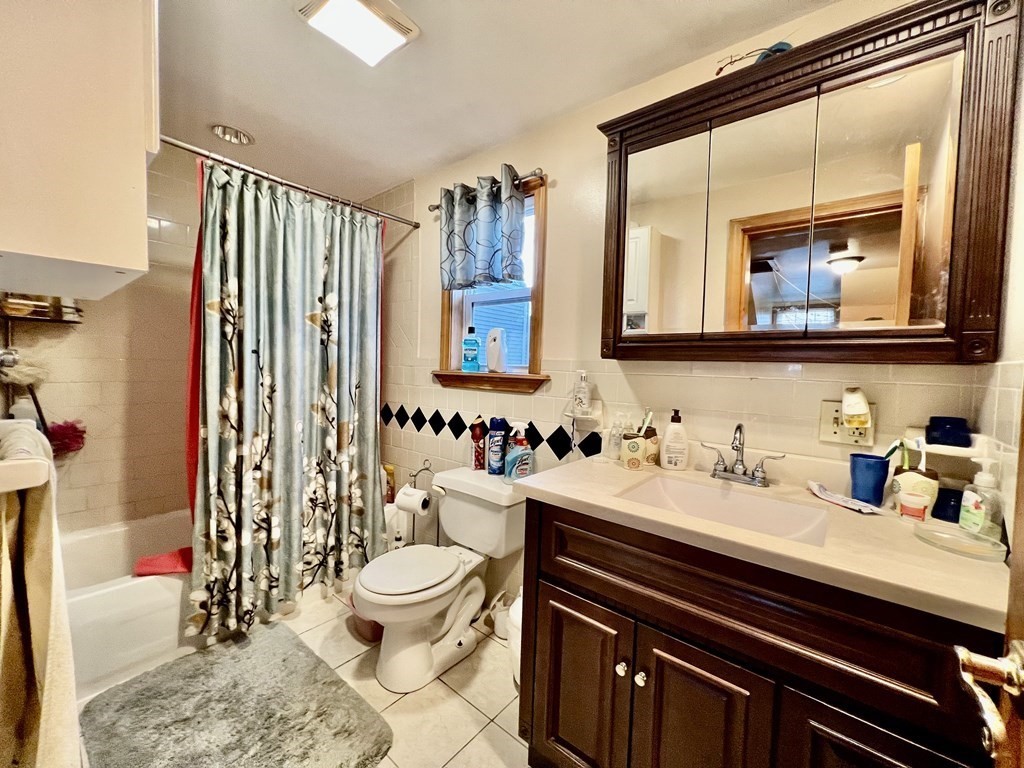 4 bed, 2 bath apartment for rent at 4 Cottage Ct Unit 2, Roxbury — photo 9 of 22
