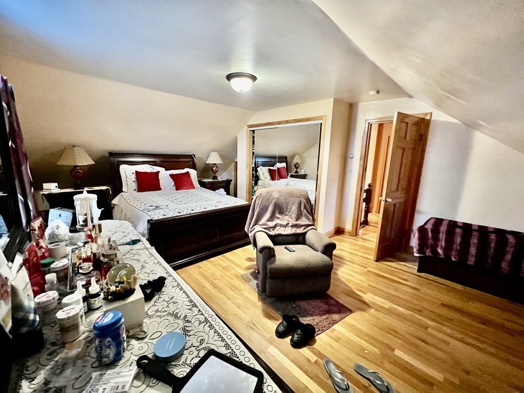4 bed, 2 bath apartment for rent at 4 Cottage Ct Unit 2, Roxbury — photo 7 of 22