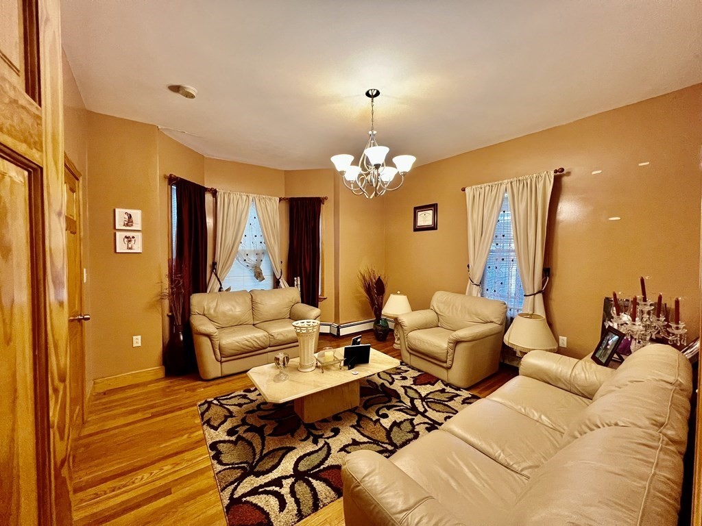 4 bed, 2 bath apartment for rent at 4 Cottage Ct Unit 2, Roxbury — photo 3 of 22