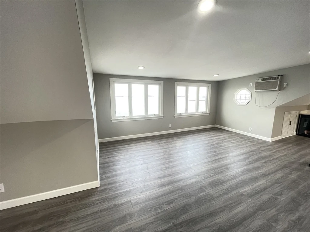 85 Regatta Rd, North Weymouth