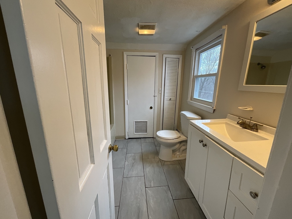 222 Salem St, Wakefield