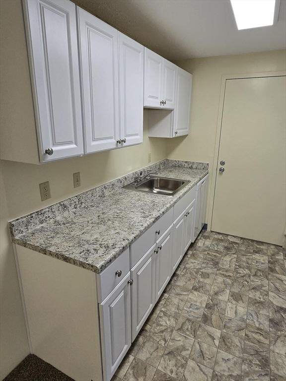 3 Post Oak Ln, Natick