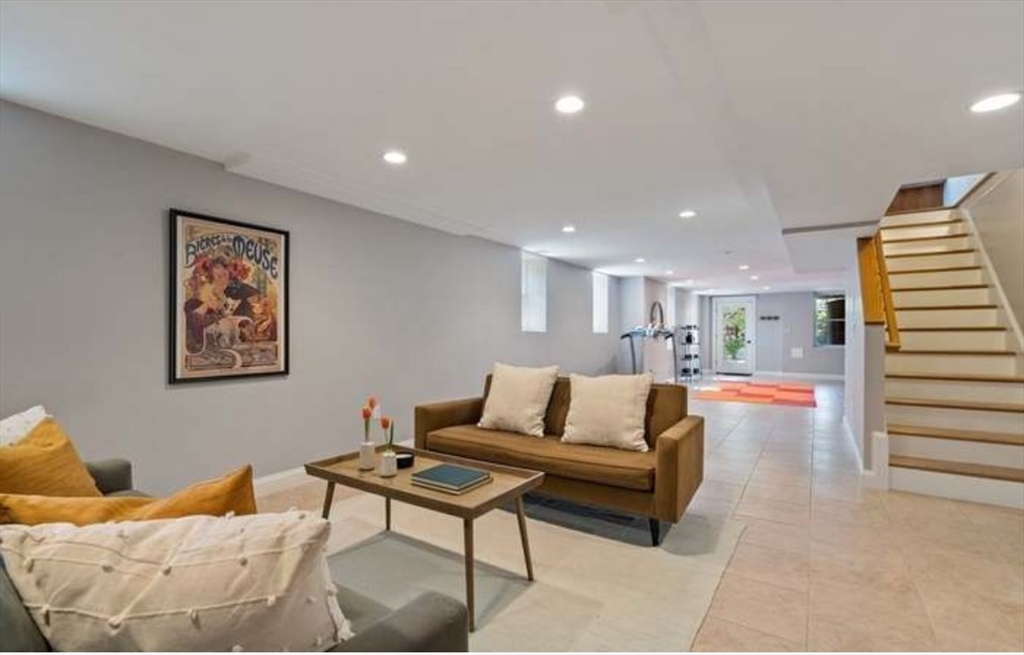 66 Thorndike, East Cambridge