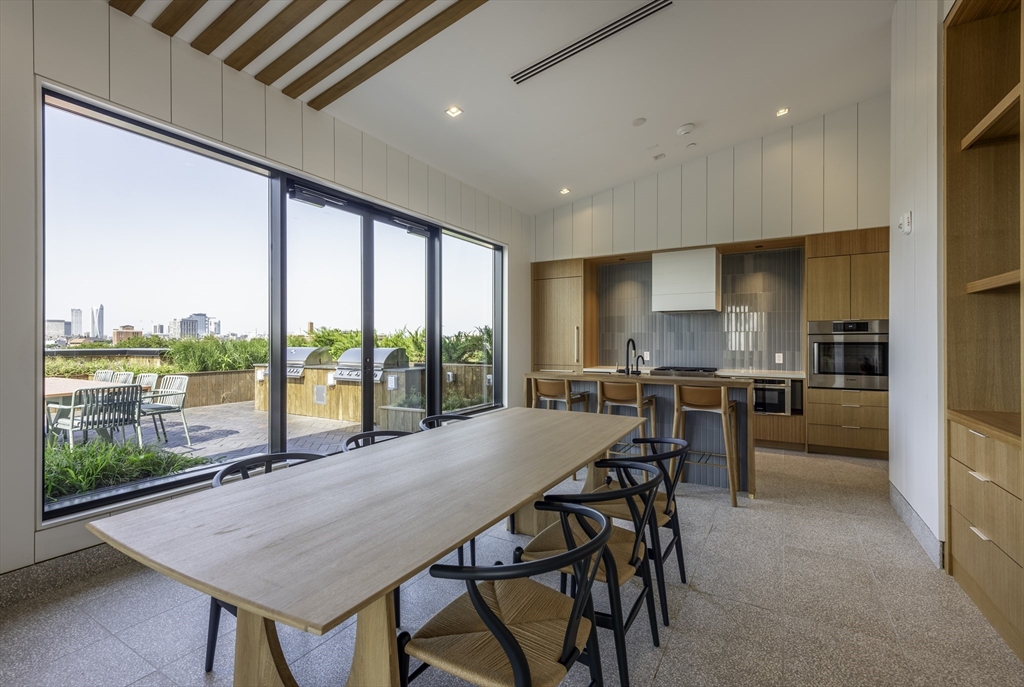 282 Bremen St, East Boston