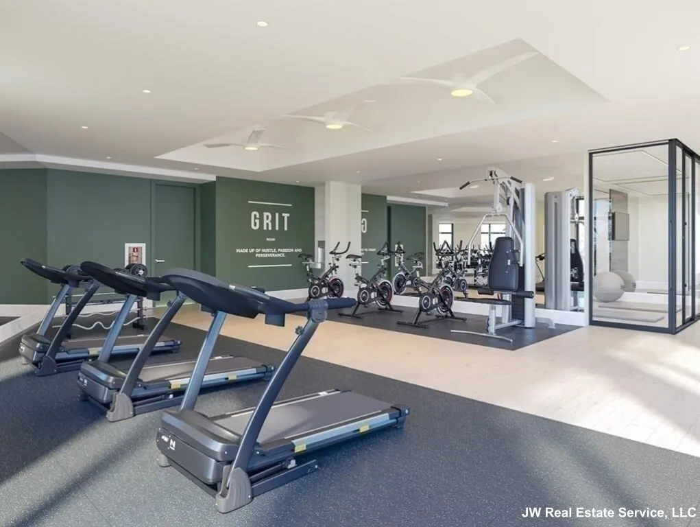 191 Washington St, Brighton