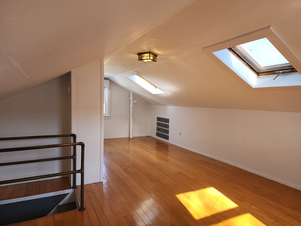 23 Brewster Rd, Weymouth