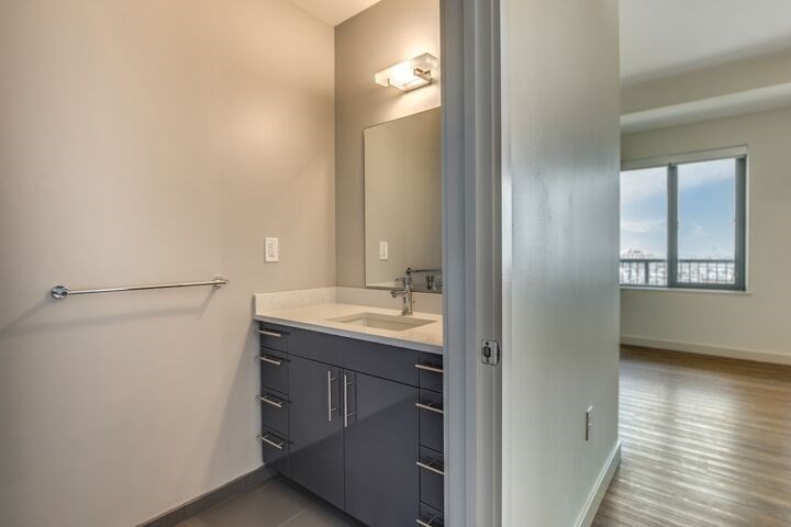 1 Canal St, North End