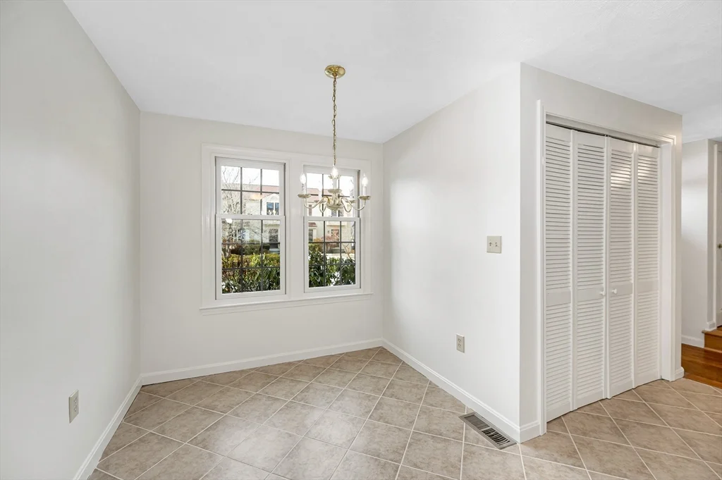 280 Apache Way, Tewksbury