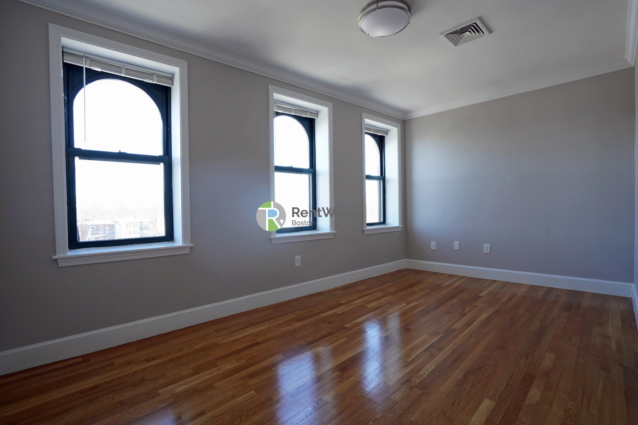 365 Washington St, Brighton