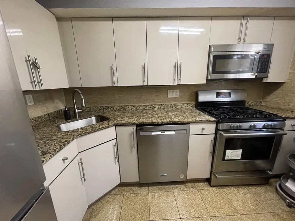 120 Beaconsfield Rd, Brookline