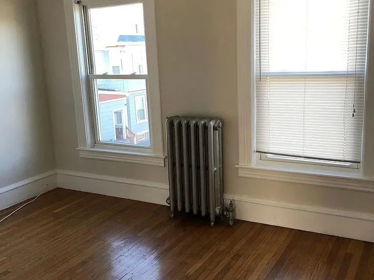 3 Belmont St, Lowell