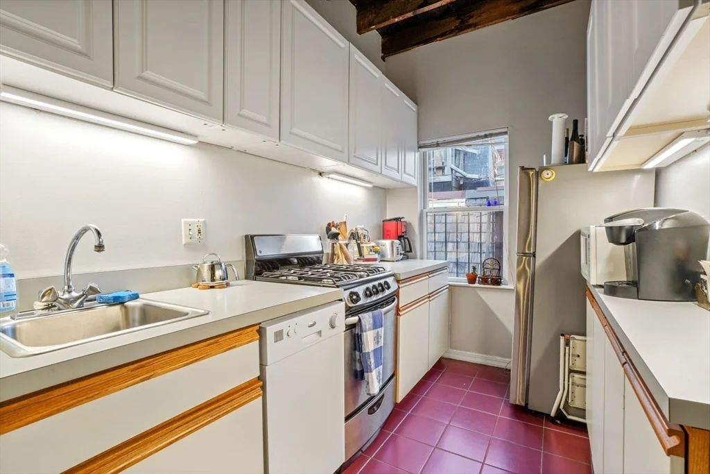 1 Goodwin Pl, Beacon Hill