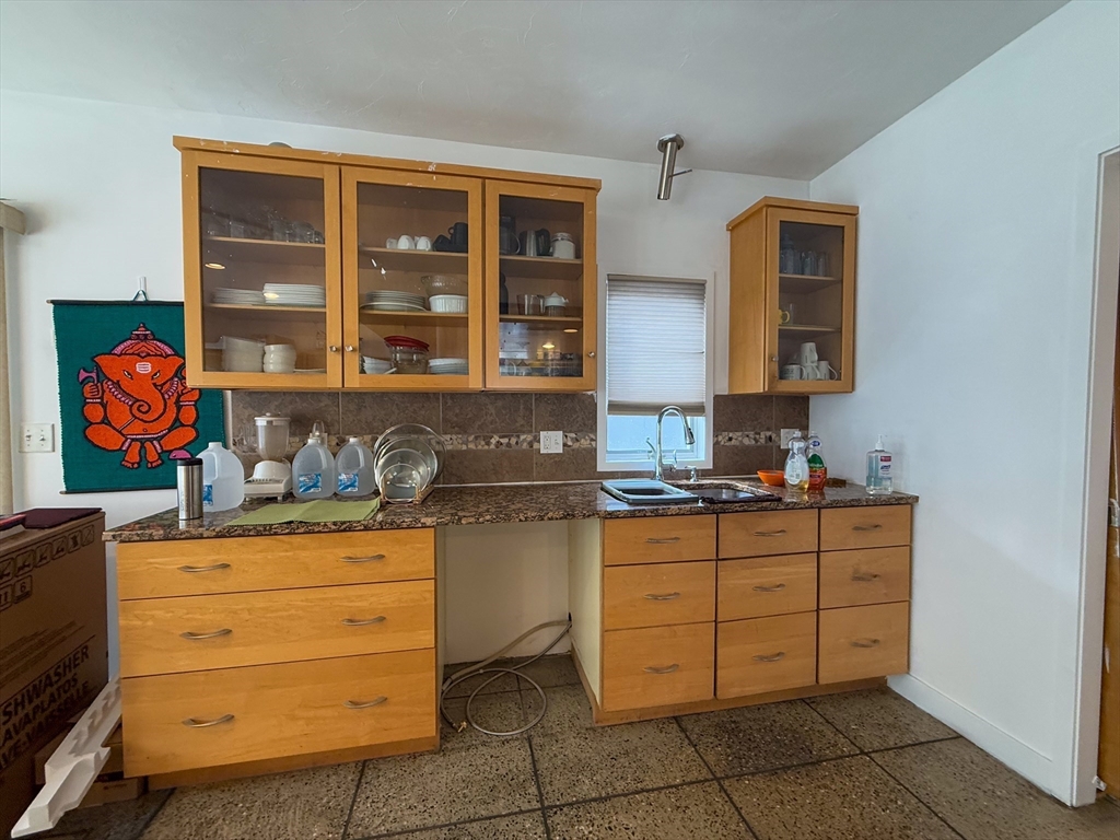 5 Avondale Ave, Billerica