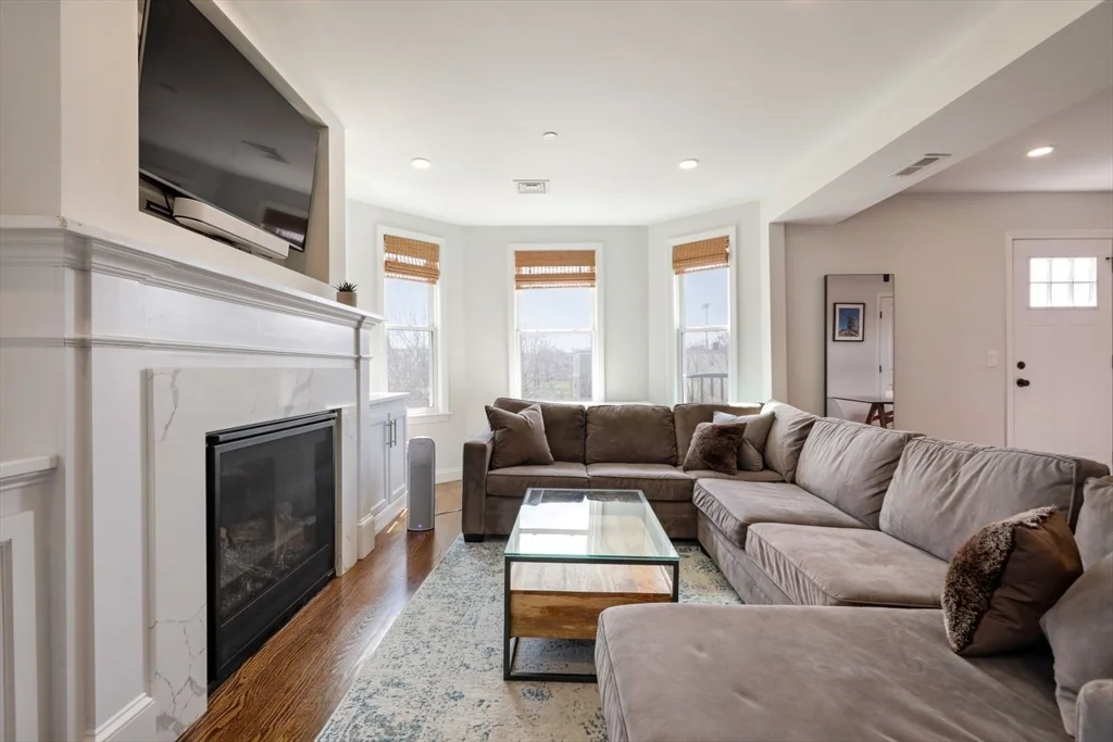 77 Torrey St, Dorchester