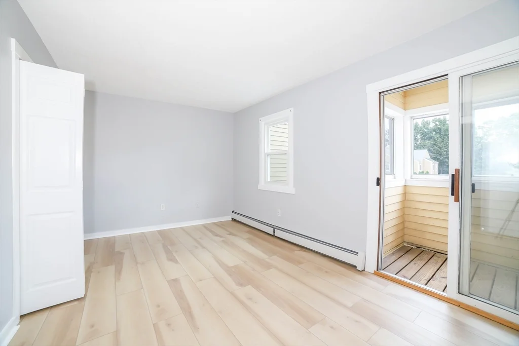 64 Camelot Dr, Tatnuck