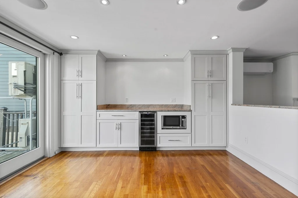 256 W 3rd St, South Boston