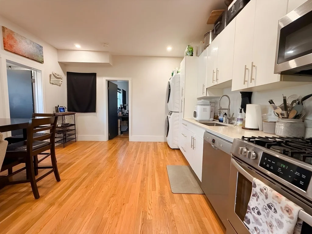 289 Walnut Stoughton, Stoughton