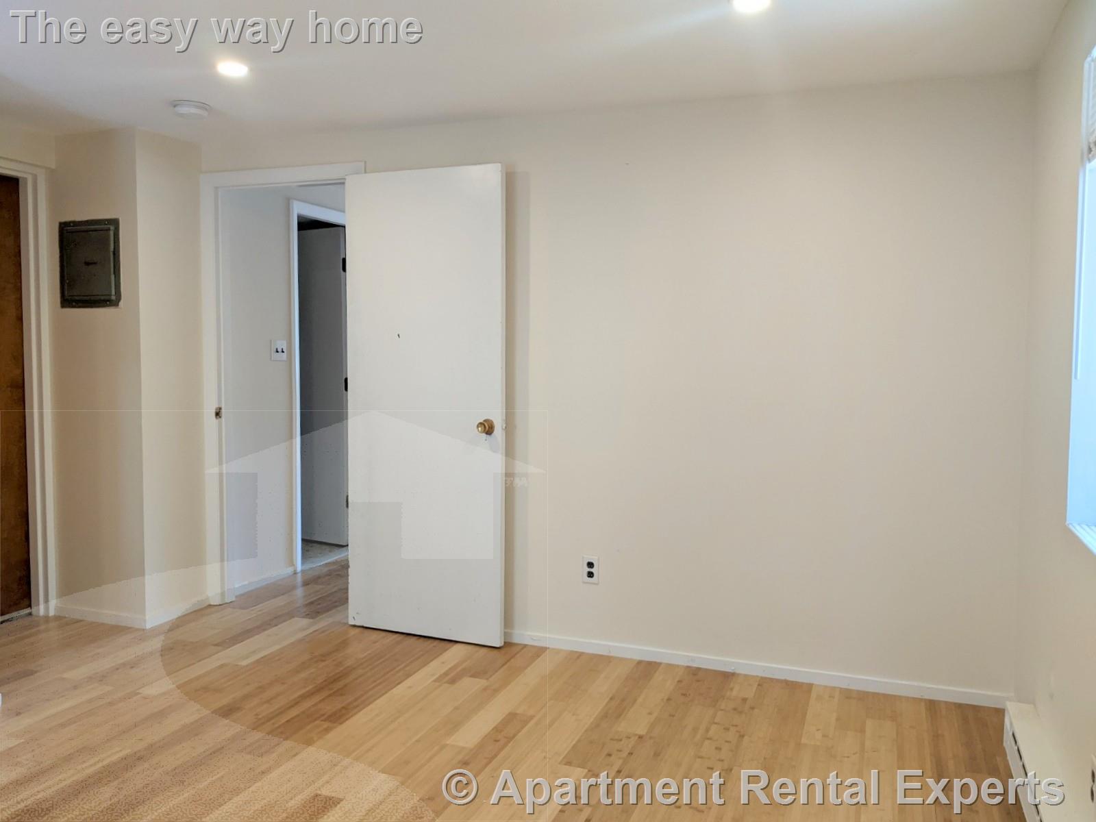 102 Alpine St, Magoun Square