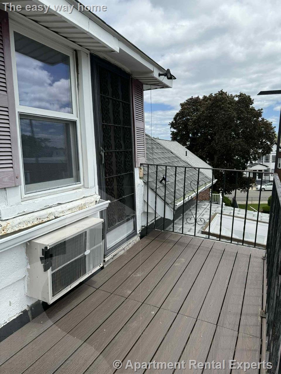 10 Windsor Rd, Tufts