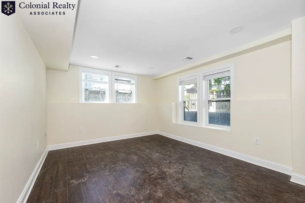 70 Stanley Ave, South Medford