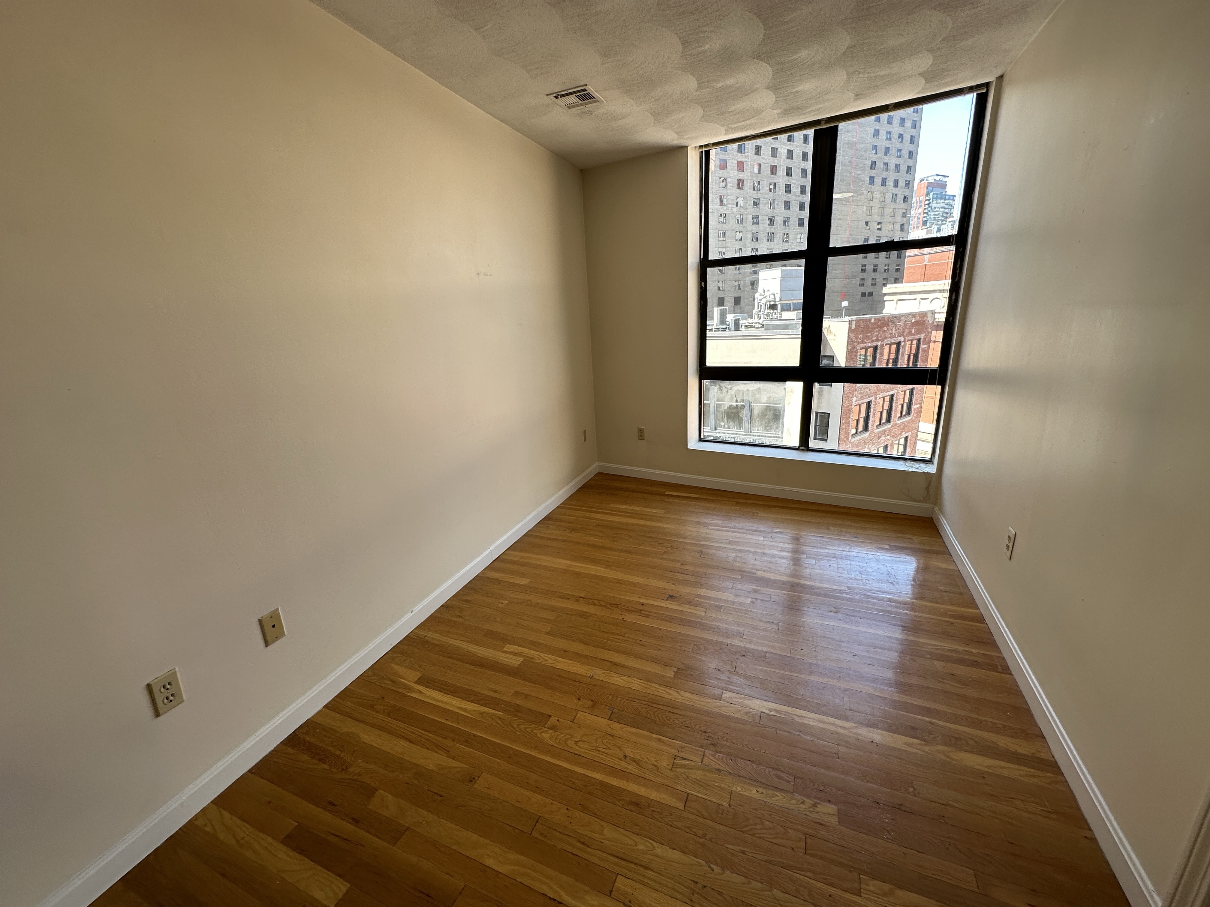 81 Essex St, Chinatown