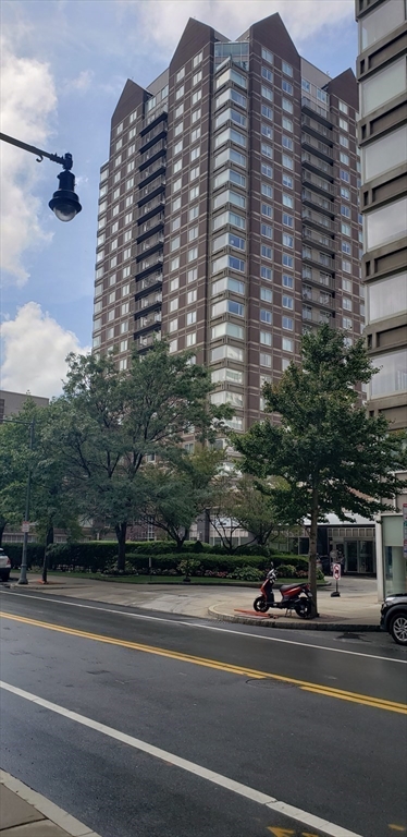 8 Museum Way, East Cambridge