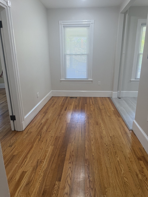 325 Adams St, Abington