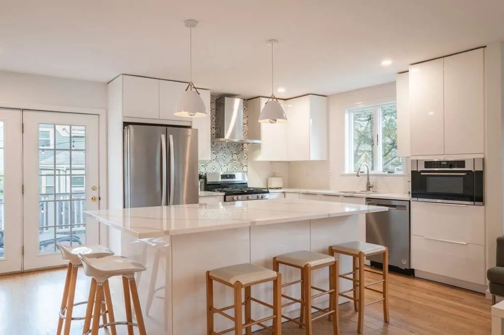 90 Monument, Medford