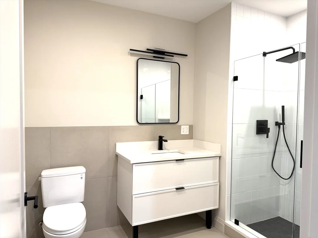 100 Lincoln, Brighton