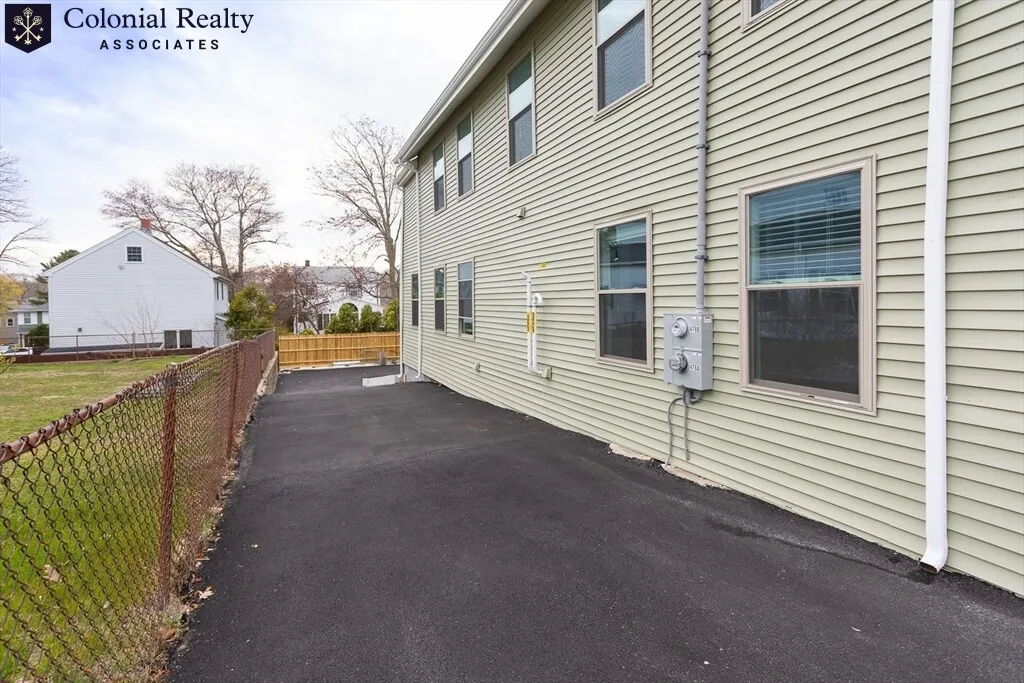 478 Fulton St, Medford