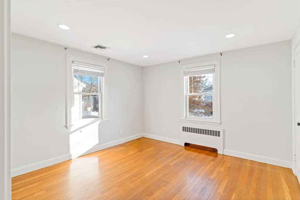 126 Washington Ave, Waltham