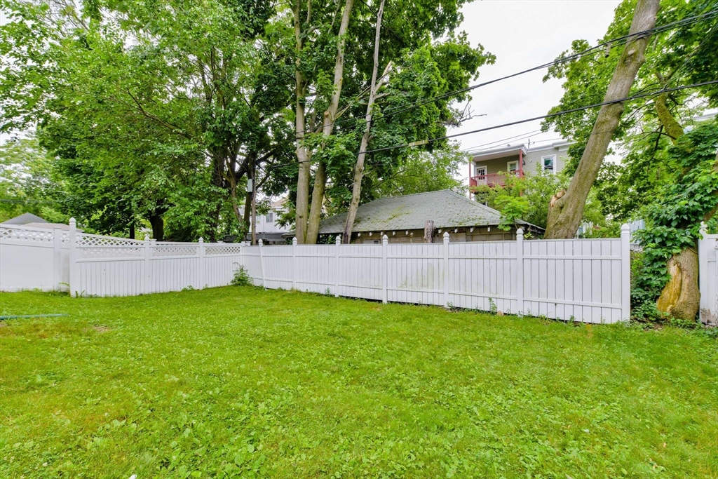 652 South, Roslindale