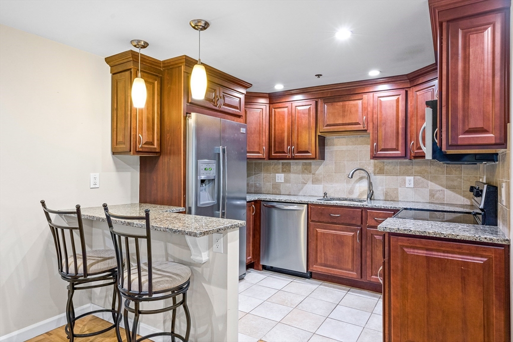 357 Commercial St, Waterfront