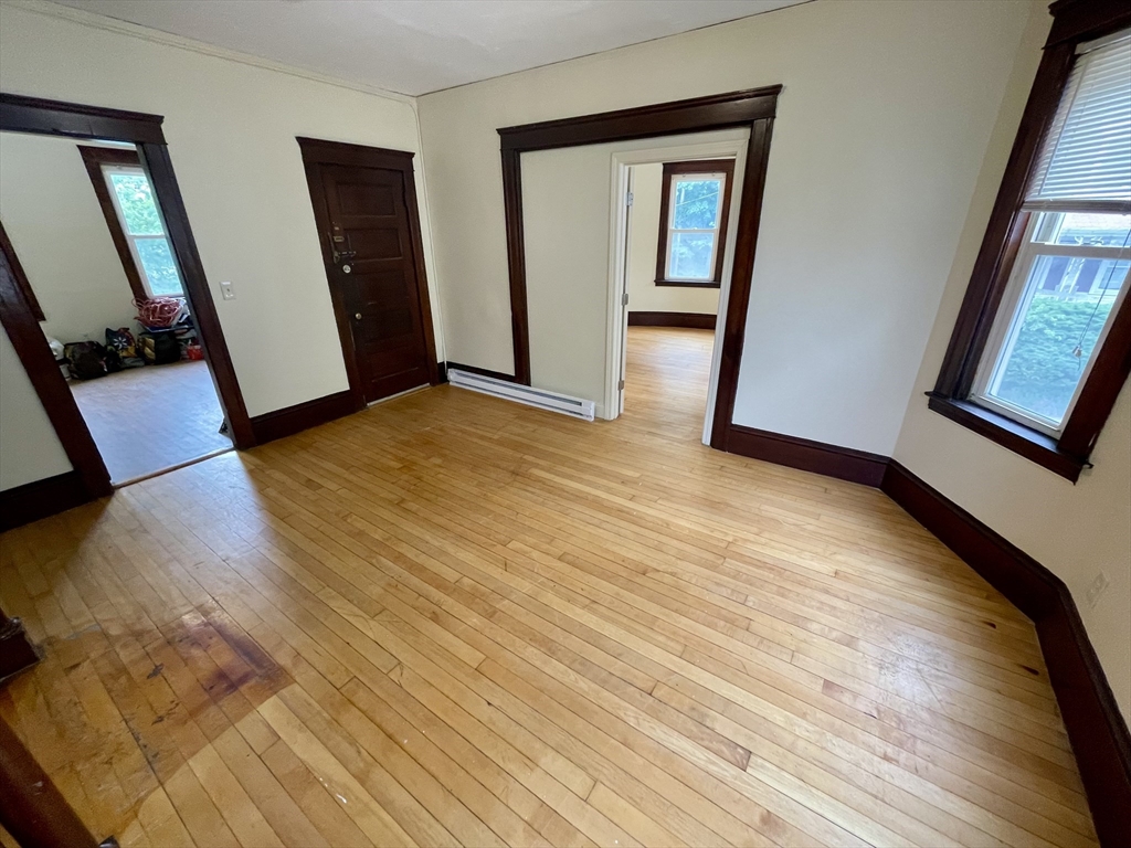 10 Agawam St, Worcester
