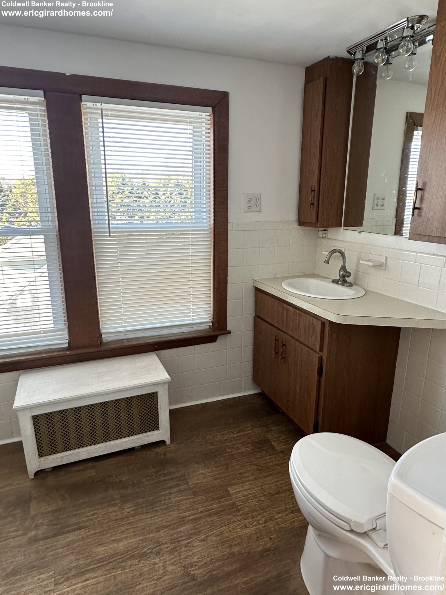 80 Upland Rd, Belmont