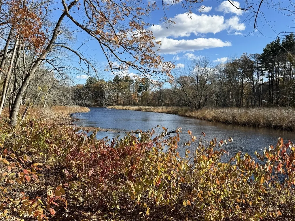 280 Quinobequin Rd, Waban