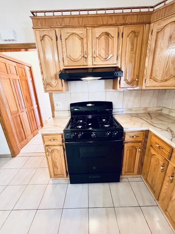 34 Medford St, Medford