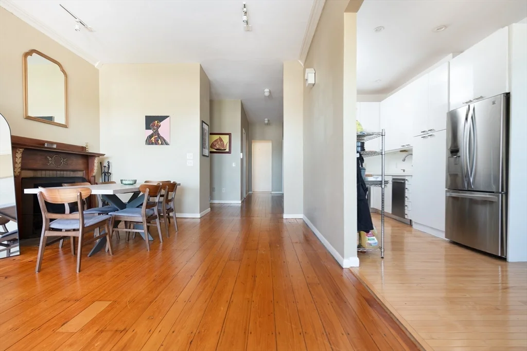 7 Bay State Rd, Fenway