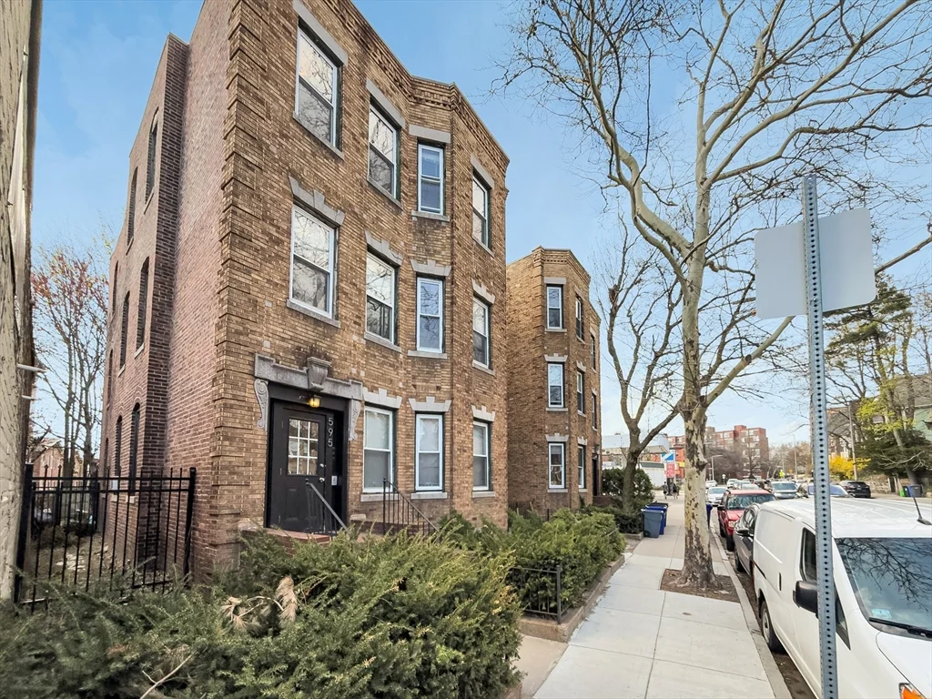 595 Centre St, Jamaica Plain