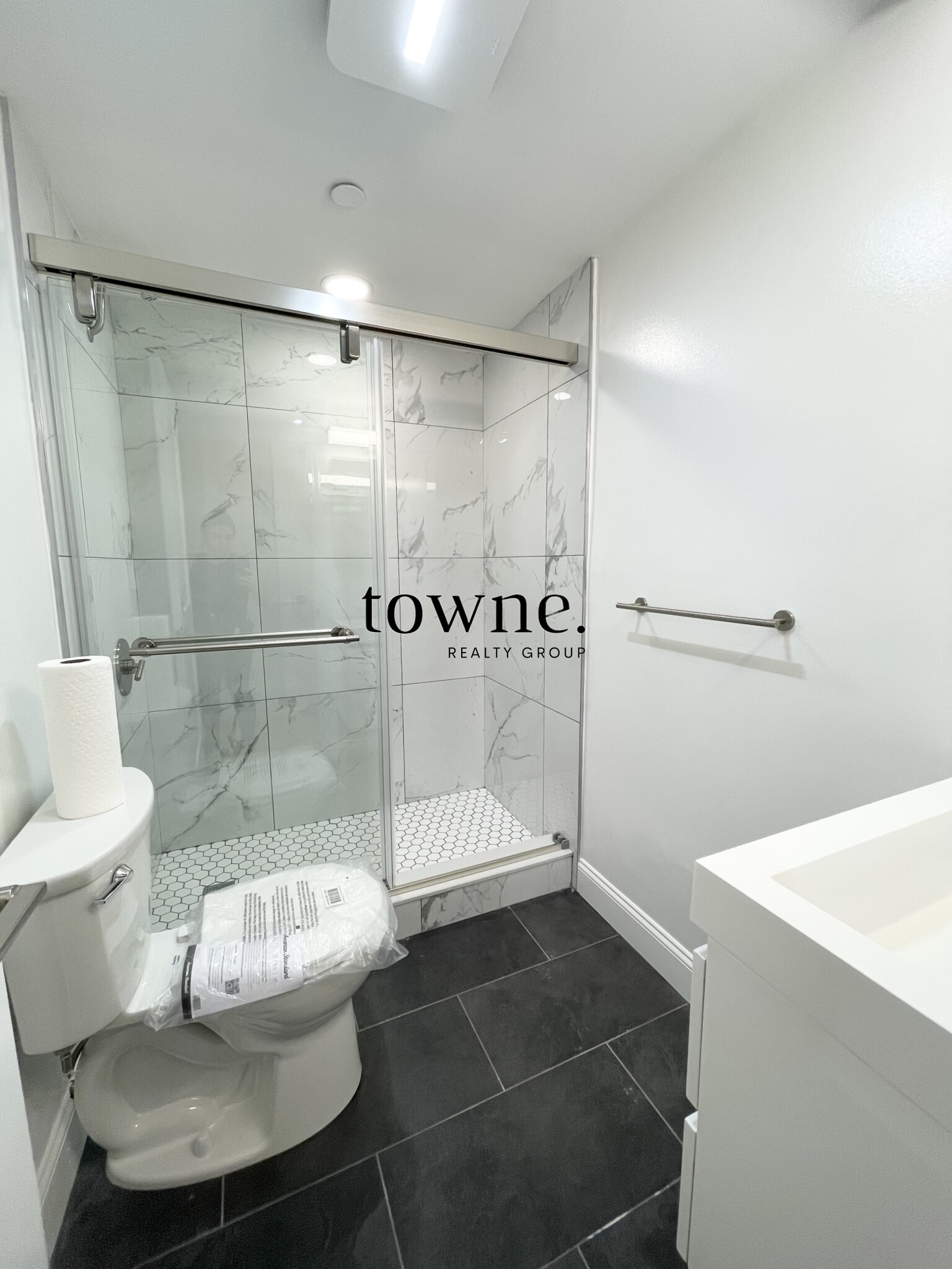 98 Queensberry St, Fenway