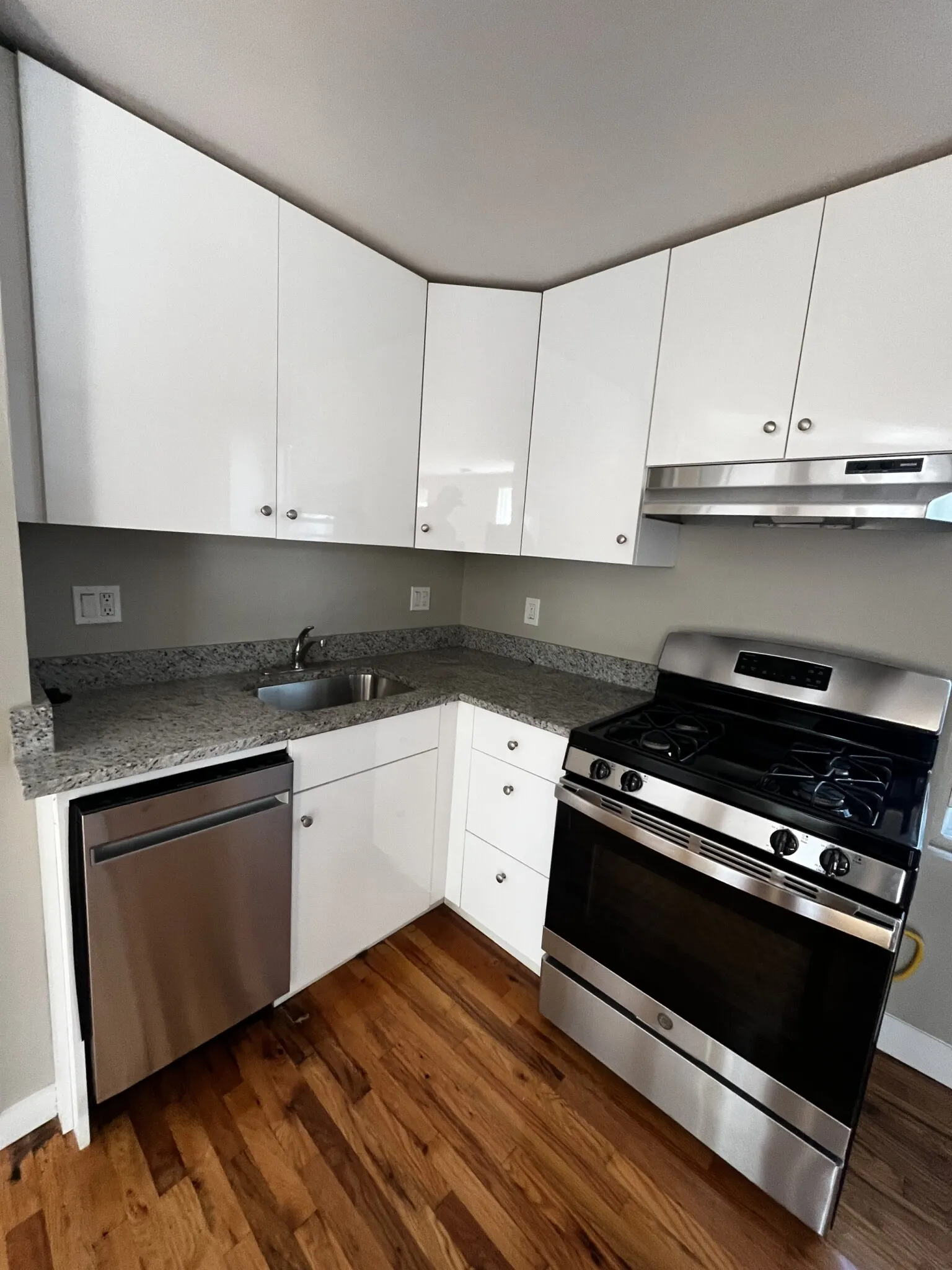 38 Forest St, Roxbury