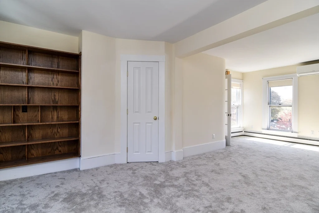 110 Main St, Hopkinton