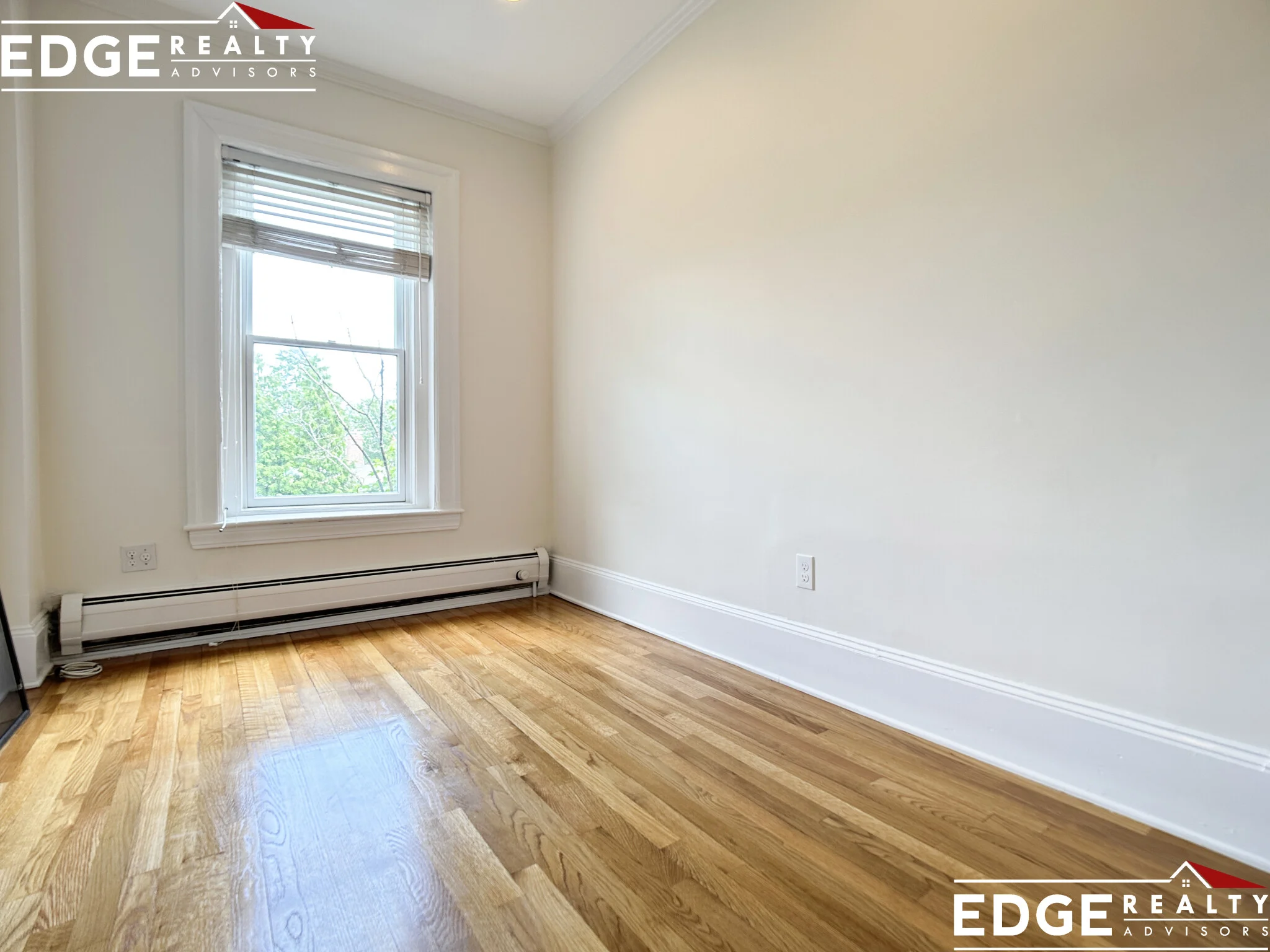 43 Carlton St, Longwood