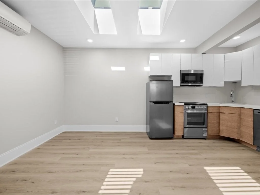 87-89 Malden, Everett