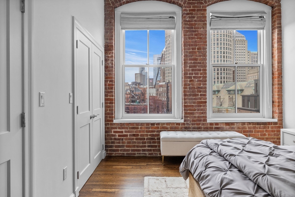 6 Edgerly Pl, Back Bay