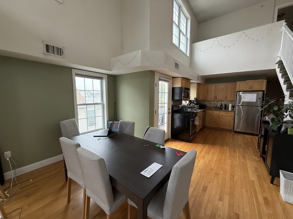 11 Everett Ave, East Somerville